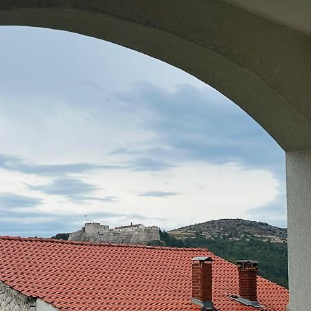 Villa Tajnikov ฮวาร์ ภายนอก รูปภาพ